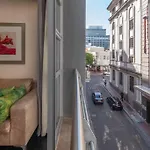 Modern Apartment In Wale Street