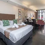 Modern Apartment In Wale Street
