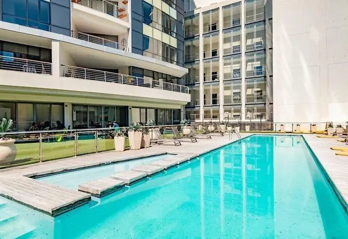 Modern Apartment In Wale Street